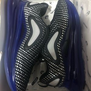 Men’s Nike Air Max 720 size 10